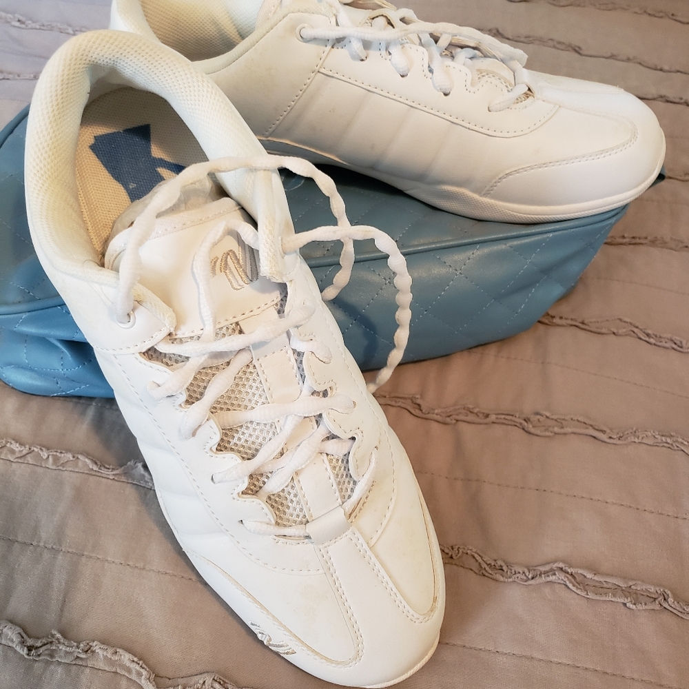 Varsity cheerleading shoes